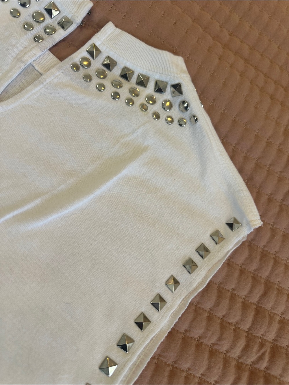Alice + Olivia White Sleeveless Graphic Tee with Red & Blue Union Jack - Picture 6 of 9